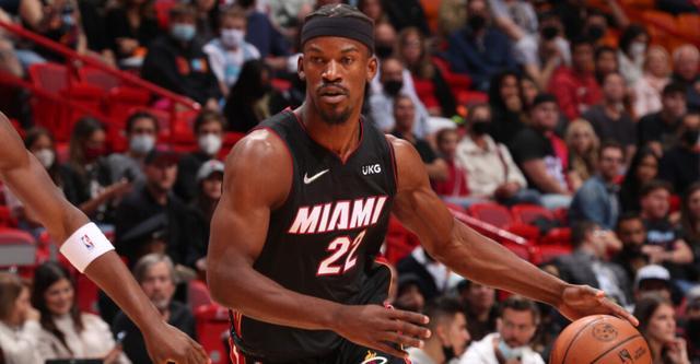 更展现出极 更展现出极