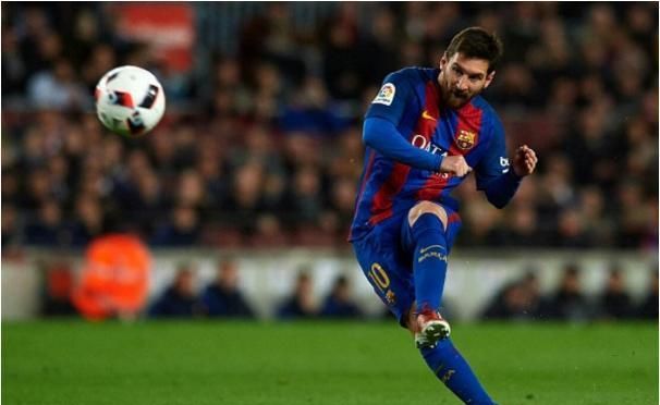 而是用手递 而是用手递